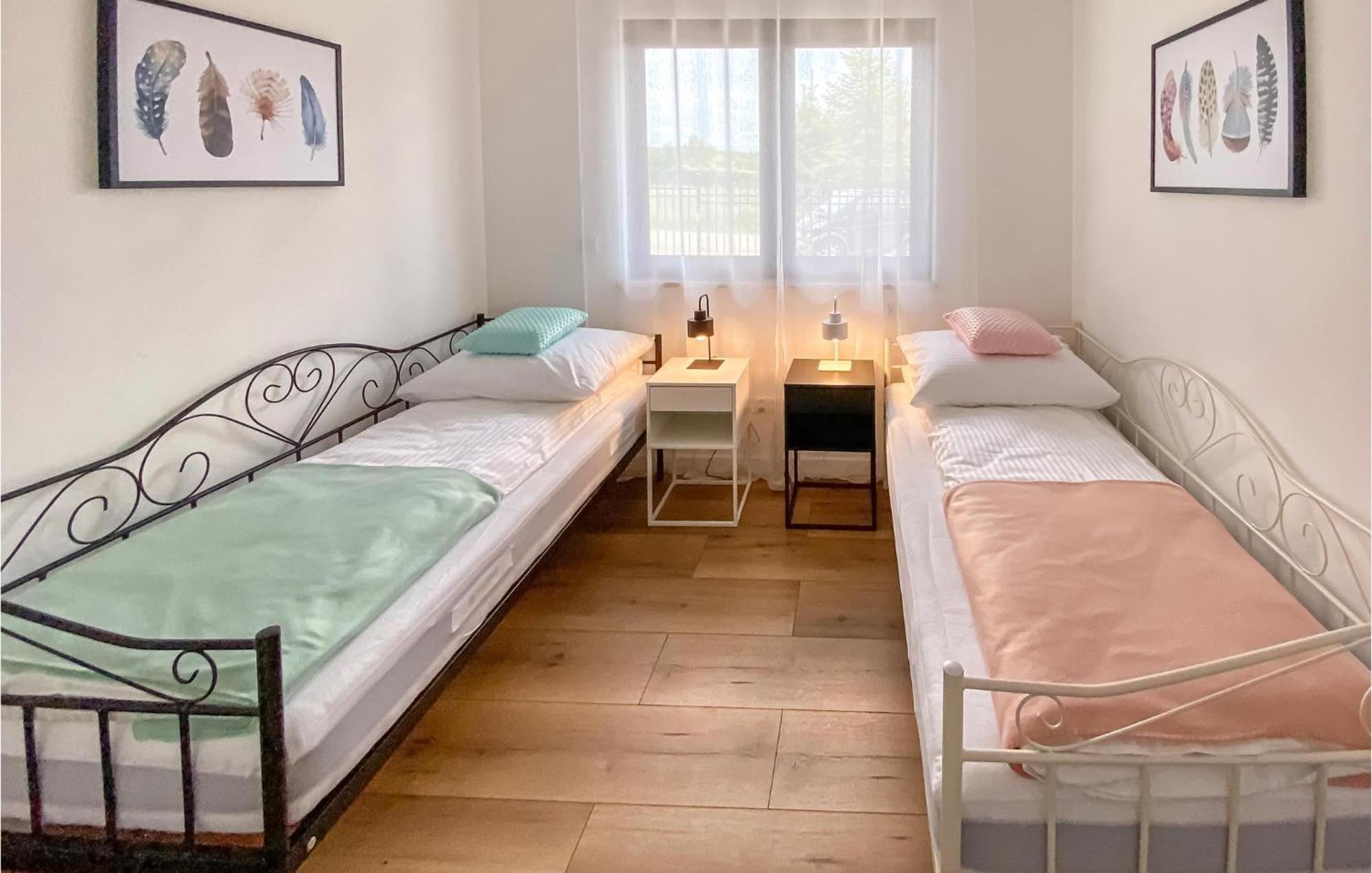 3 Bedroom Nice Home In วิเซวกา ภายนอก รูปภาพ
